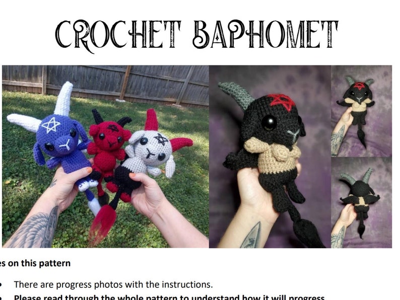 Op de afbeelding: Drie gehaakte amigurumi-figuren van Baphomet, een geitenkopgodheid. De figuren zijn in verschillende kleuren: paars, rood en beige. Elk figuur heeft een pentagram op de borst en hoorns.