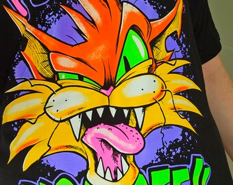 Camiseta de gato orinando