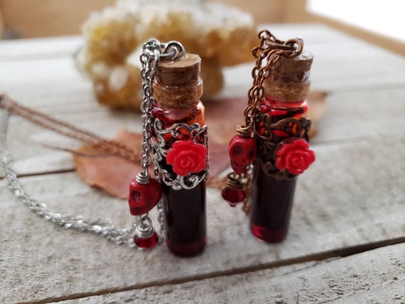 Blood Vial Necklace for Women Red Velvet Blood Pendant Necklace Halloween Blood  Necklace for Teen Girls 