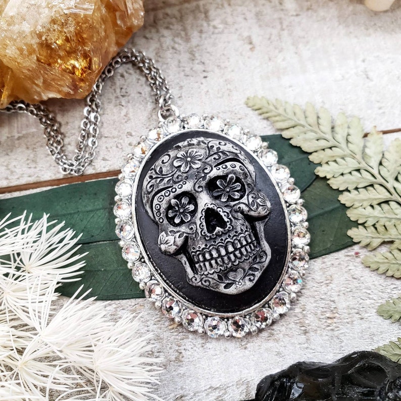 Sugar skull pendant - sugar skull necklace - gothic cameo necklace - dia de los muertos - sugar skull jewelry - gothic sugar skull cameo image 2