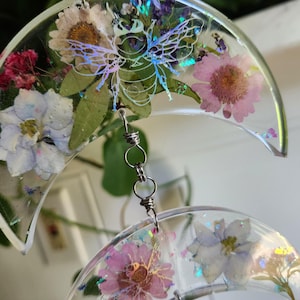 Floral wall hanger - moon phase  hanger - moon lover gifts - Holographic moon phase - resin moon wall decor - boho botanical home decor gift