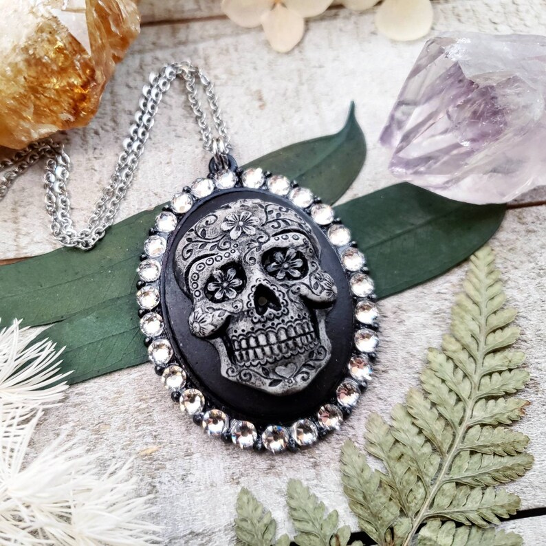 Sugar skull pendant - sugar skull necklace - gothic cameo necklace - dia de los muertos - sugar skull jewelry - gothic sugar skull cameo image 8