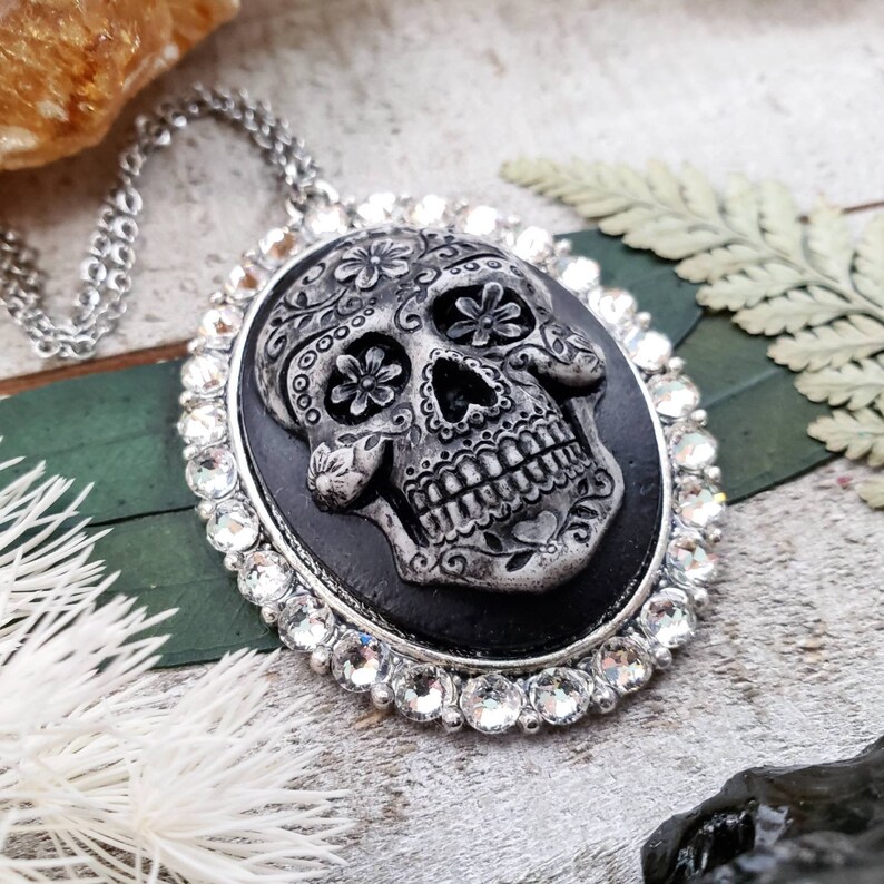 Sugar skull pendant - sugar skull necklace - gothic cameo necklace - dia de los muertos - sugar skull jewelry - gothic sugar skull cameo image 6