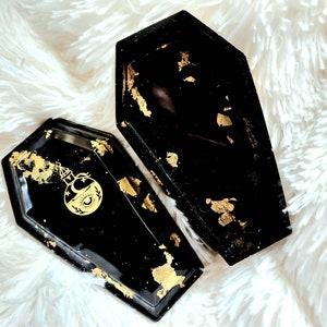 Goth stash box - coffin trinket box - witchy shelf decor - coffin dish - goth coffin decor - coffin box - macabre jewelry box - potion box