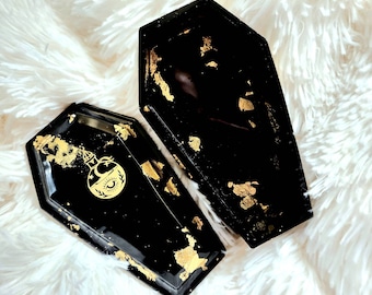 Goth stash box - coffin trinket box - witchy shelf decor - coffin dish - goth coffin decor - coffin box - macabre jewelry box - potion box