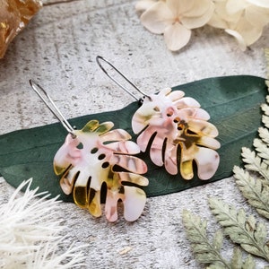 Monstera leaf earrings - tropical jewelry - plant jewelry gifts - monstera earrings - tropical leaf plant jewelry gift - monstera leaf charm