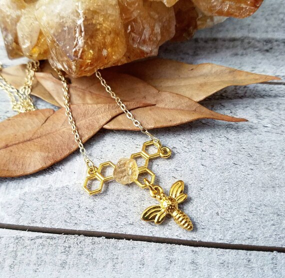 ミツバチさんブローチ又はネックレス みつばち ブローチ 可愛い アクセサリー ミツバチ レディース 橙 ビース メール便送料無料 アクセサリー 女性 女の子 彼女 女子 プレゼント  ギフト 贈り物 オレンジ 橙色 お祝い 誕生日 カワイイ 蜜蜂 記念日 プチギフト 琥珀色 飴色 ピンブロ バースデープレゼント |