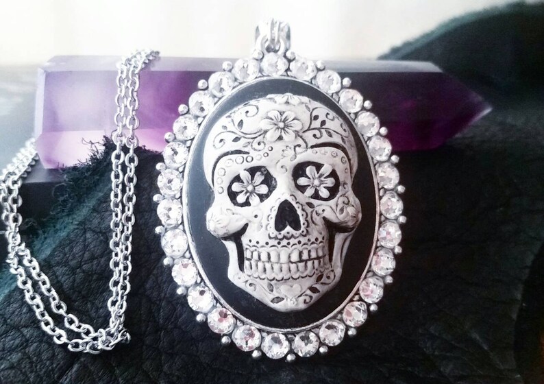 Sugar skull pendant - sugar skull necklace - gothic cameo necklace - dia de los muertos - sugar skull jewelry - gothic sugar skull cameo image 3