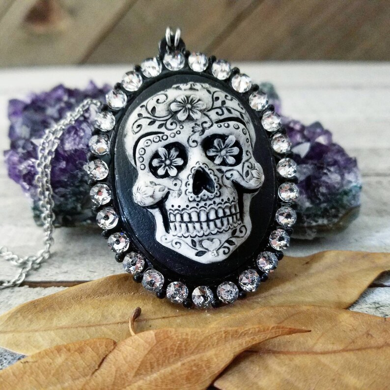 Sugar skull pendant - sugar skull necklace - gothic cameo necklace - dia de los muertos - sugar skull jewelry - gothic sugar skull cameo image 4