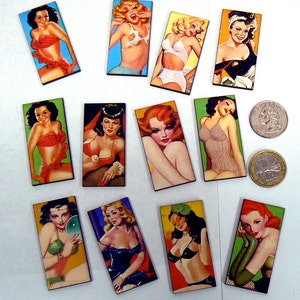 Pin-upgirls 2 x 1" tegels, houtsnijwerk, gestanste stukken