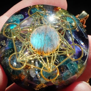 Manifestation - Orgonite Sacred Geometry Pendant - Meditation Tool - Poetry Included - Metatrons Cube - Labradorite
