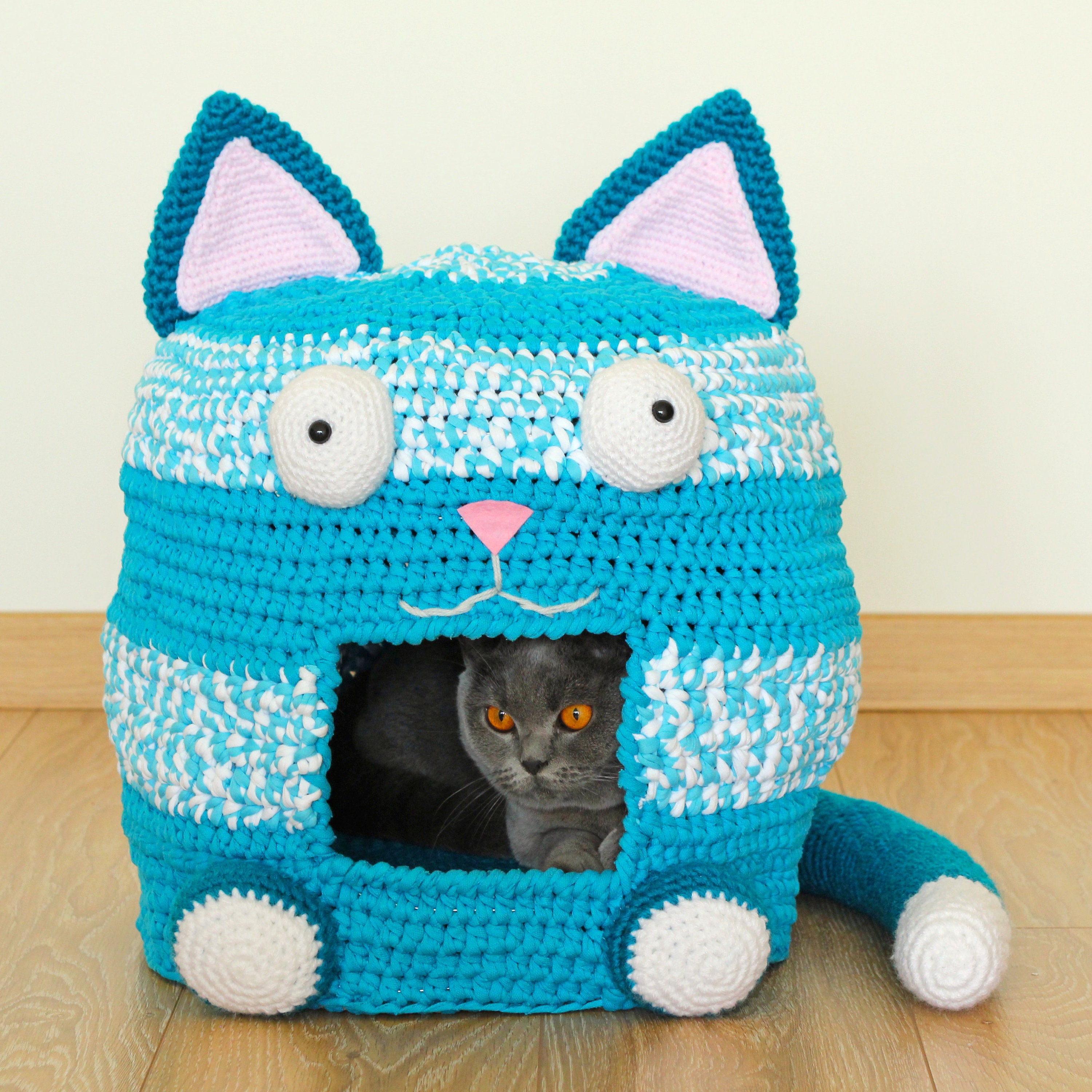 40 Cat Bed Crochet Patterns for Cozy Caves, Pods, and Pet Nests 28 Crochet Cat Bed Pattern: T-Shirt Yarn Kitty Cave