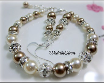 Bridesmaid bracelets. Gold champagne ivory bracelet. Bridesmaid gifts.Wedding bridal jewelry. Maid of honor gift. Mother of bride gift.