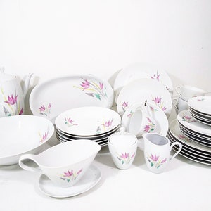 Mid Century Winterling Marktleuthen Bavaria WIG1514 Stylized Pink Arrowroot Flowers, green and gray leaves, yellow and gray grass dinnerware set. 37 piece dinnerware set