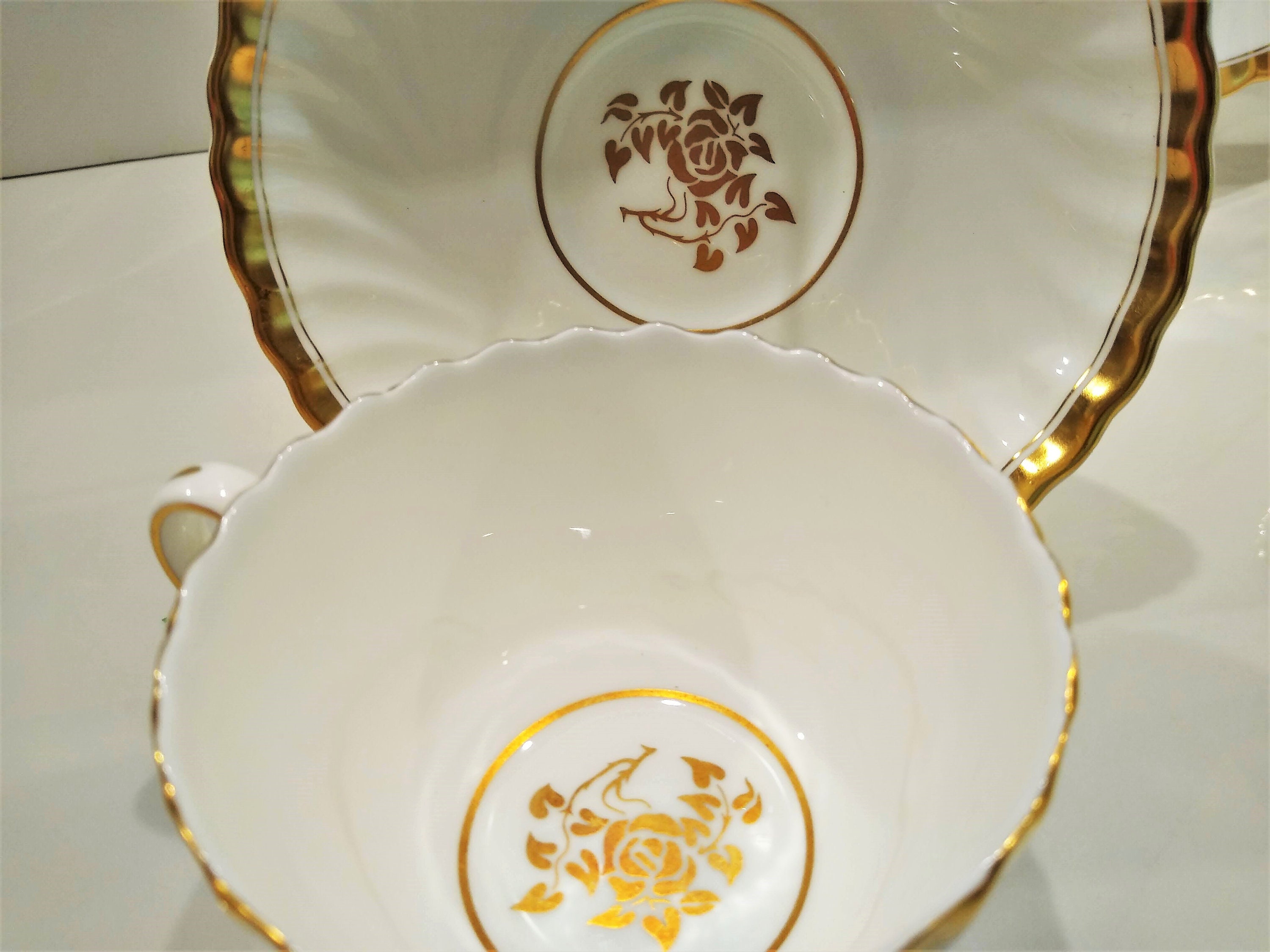 Minton Fine China Gold Rose Dinnerware From the 1950s. 5 and 4