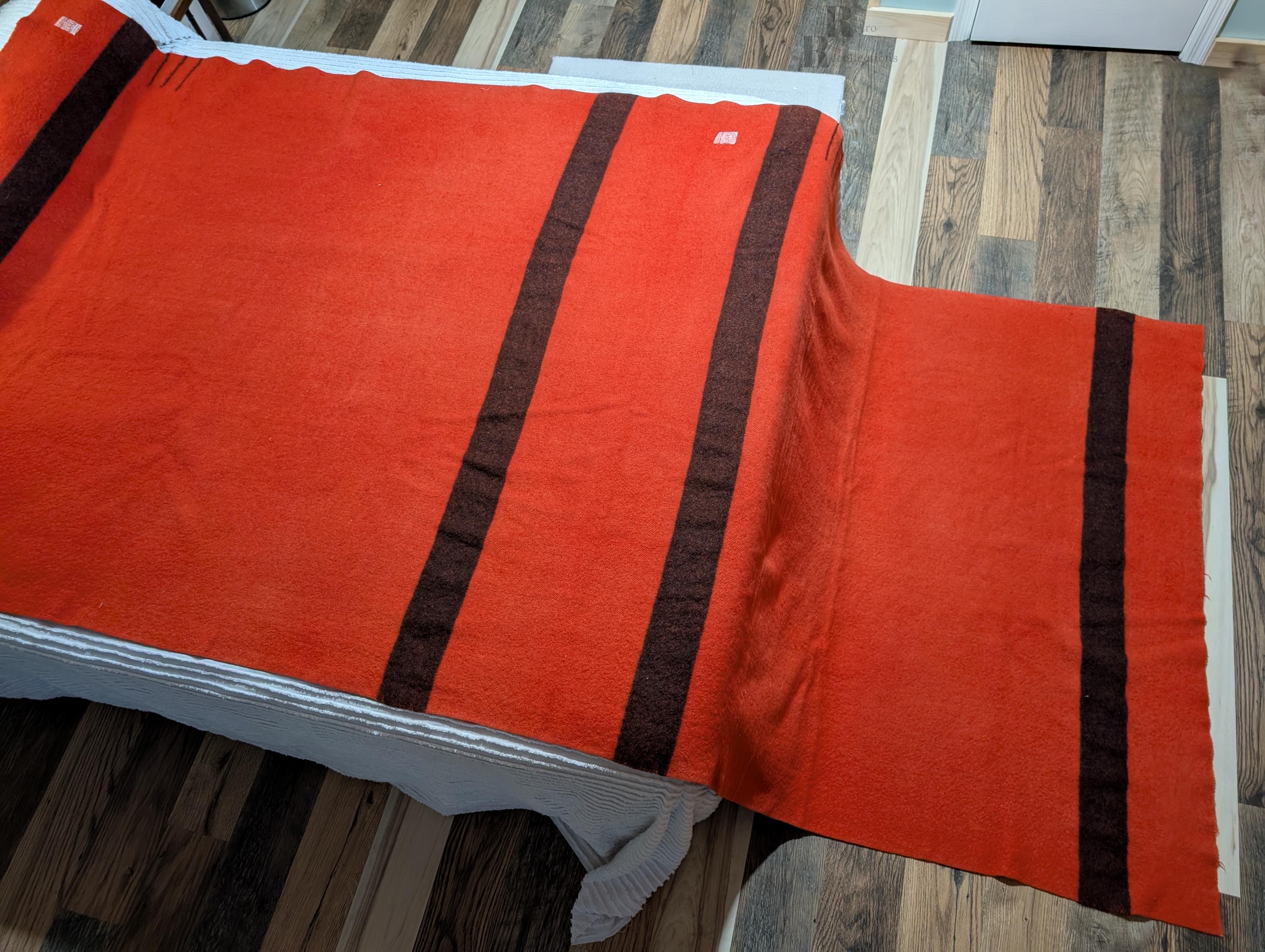 Hudson Bay Point Trapper Blanket, Red Double Uncut Extra Long