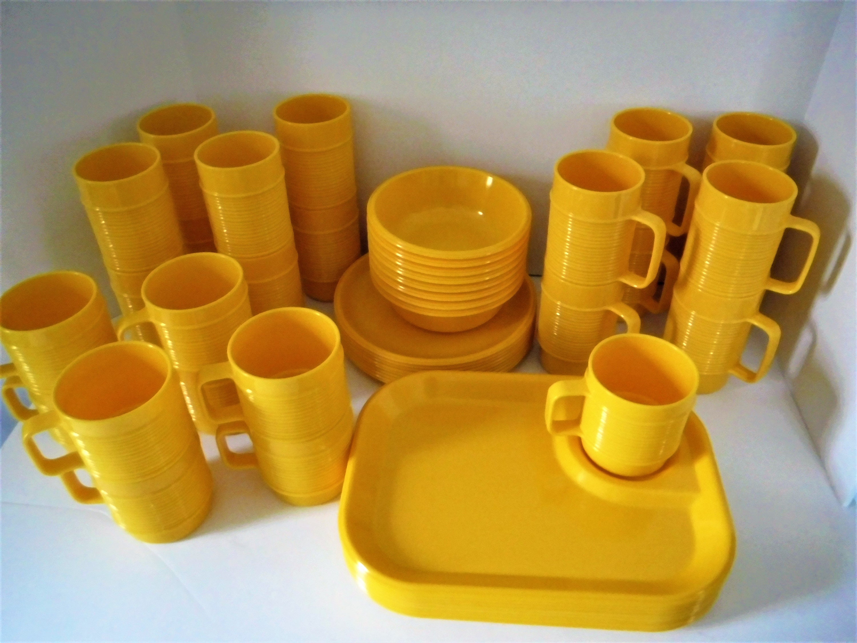 Rubbermaid Yellow Ribbed Stacking Cups Mugs Pair - Ruby Lane