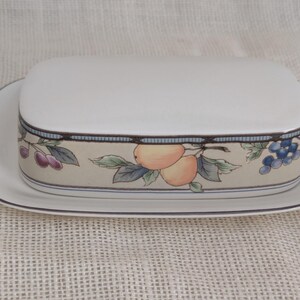 Mikasa Garden Harvest CAC29 stoneware Covered Butter with fruit and leaf border on cream glaze.