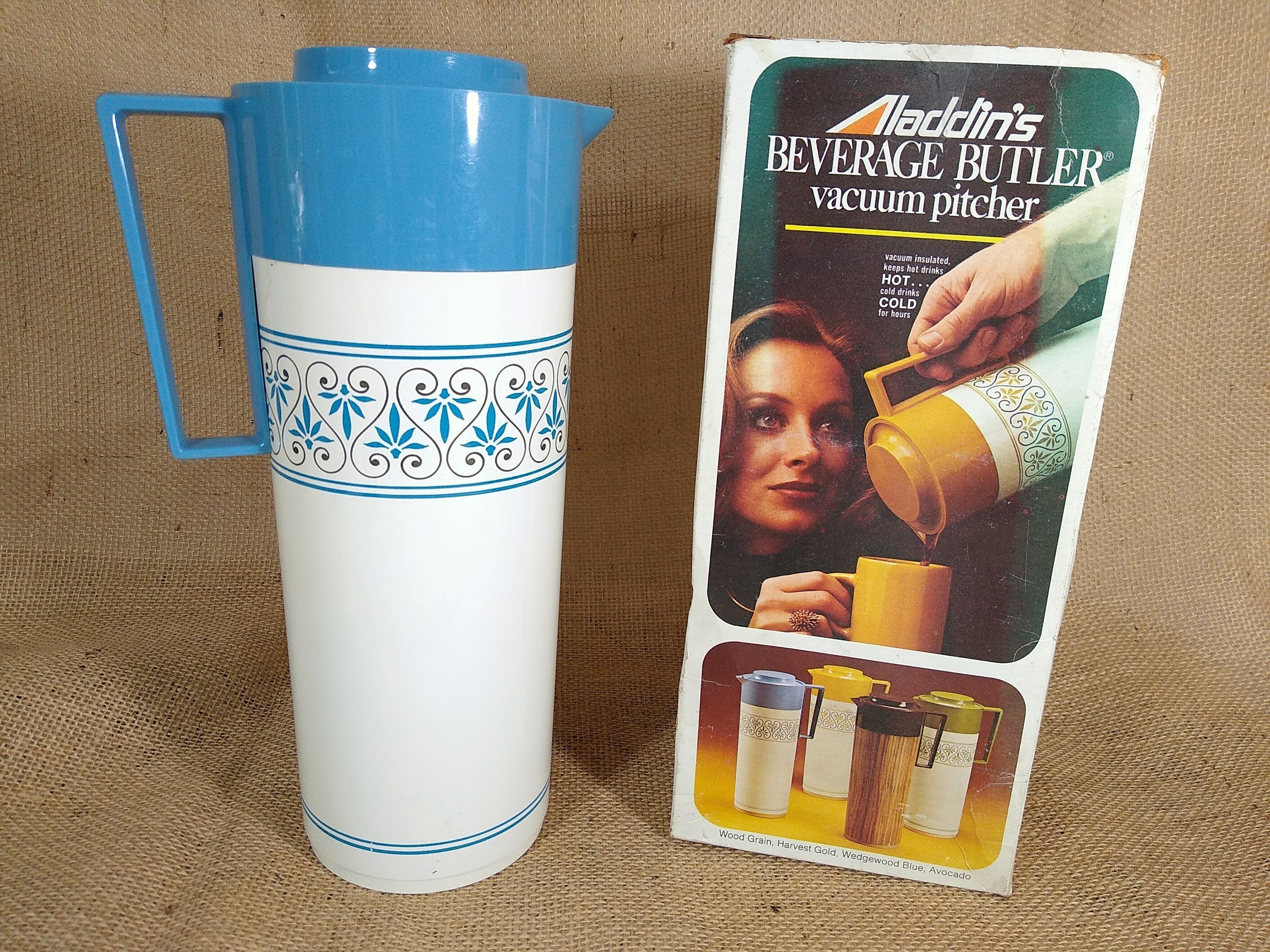 Aladdin's Beverage Butler Vacuum Pitcher. Mid Century Wedgewood Blue Hot /  Cold Vacuum 32 Ounce Thermos Bottle Pitcher 