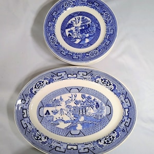 Vintage Homer Laughlin Blue Willow  Oval platter and set of 7 Homer Laughlin Blue Willow Dessert Plates