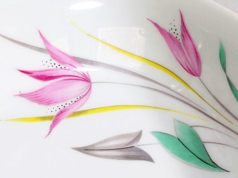 Mid Century Winterling Marktleuthen Bavaria WIG1514 Stylized Pink Arrowroot Flowers, green and gray leaves, yellow and gray grass dinnerware set. 37 piece dinnerware set