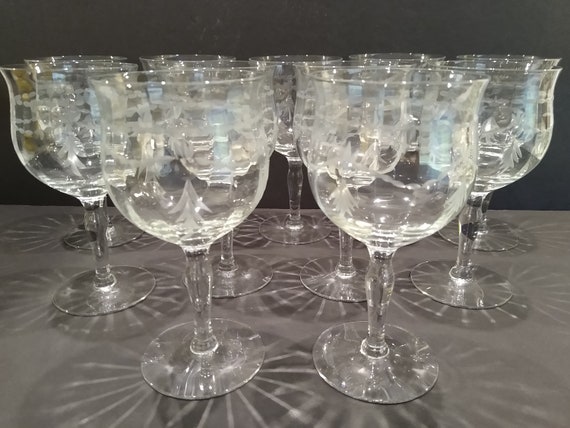 bedazzled wine glasses Splash of sparkle wine glass – Chicks Before Pricks main image 0