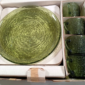 Mid Century Anchor Hocking Avocado Soreno Design Snack Luncheon Set in Original Display box. Textured Avocado green bark pressed glass luncheon snack plates and small 5 ounce tea or coffee cups.