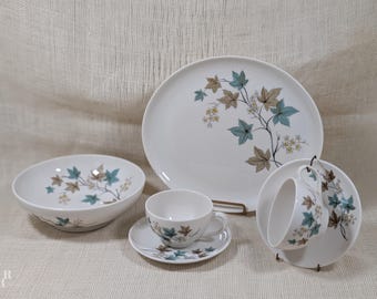 Syracuse Carefree Woodbine • Set of 2 Cup & Saucer • Oval Platter • Serving Bowl • 1950s Dinnerware