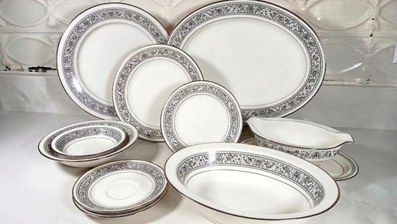 Mid‑century Noritake Ivory Prelude 7570 – Platinum Scroll Platinum