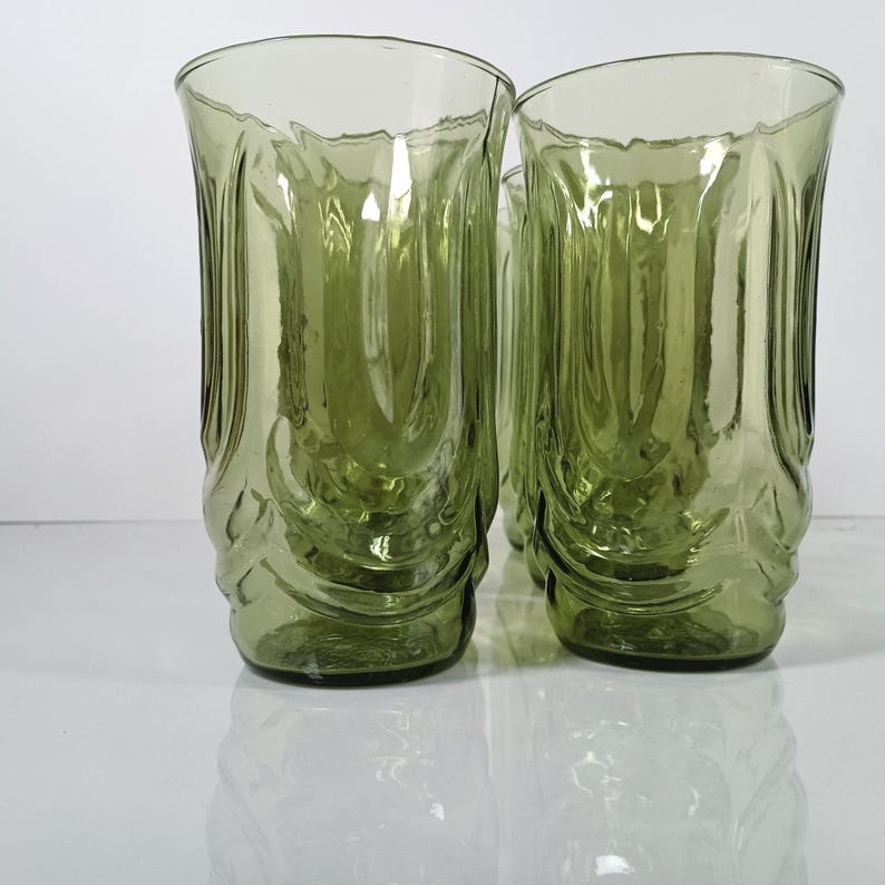 Set of 6 Vintage Anchor Hocking Colonial Tulip  Avodaco green tumblers. 5 1/4 inch tall glasses molded into the shape to represent tulip blossoms.