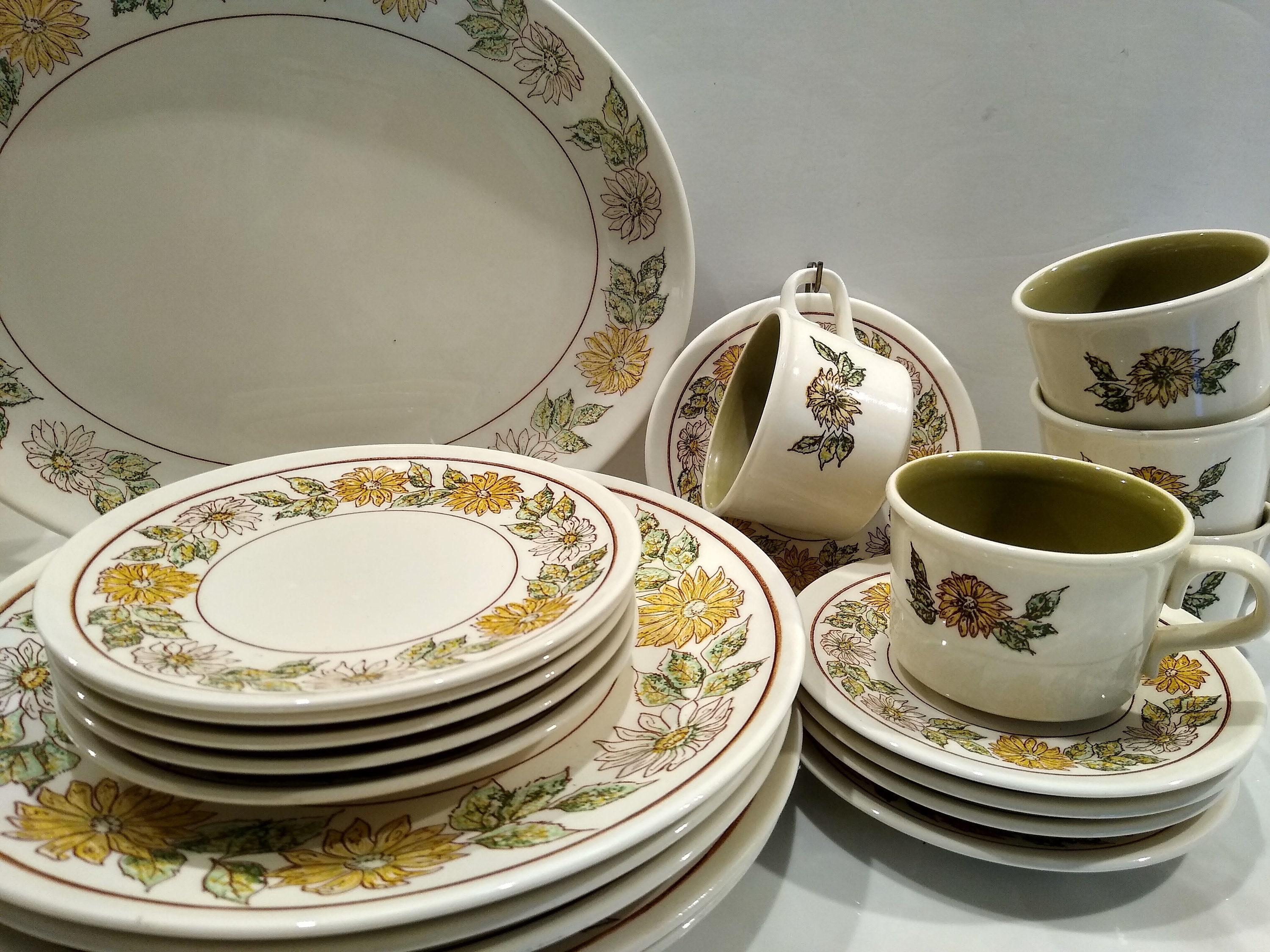 Taylor Smith Daisy Wreath Green Dinnerware - Etsy