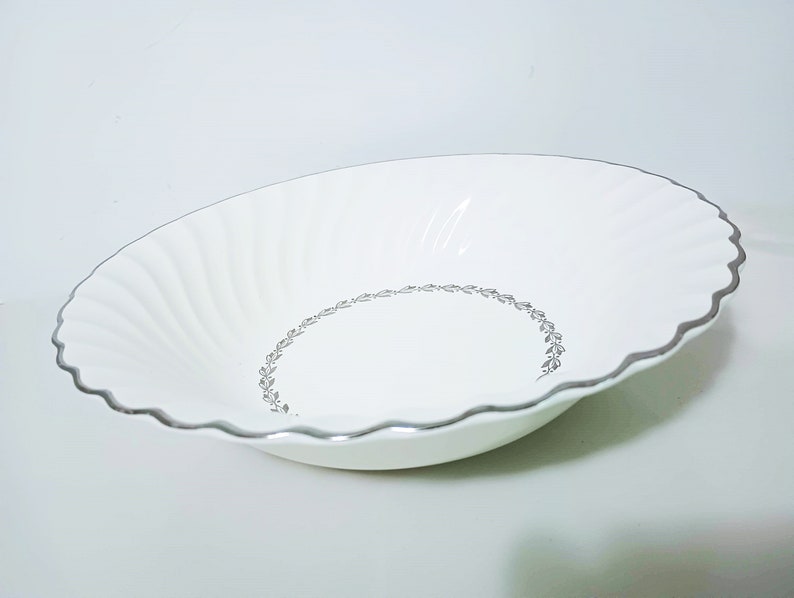 Mid Century Homer Laughlin Arcadia Dinnerware. Silver Platinum wreath of leaves around inner circle, Platinum trim on scalloped rimmed white china round vegetable serving bowl