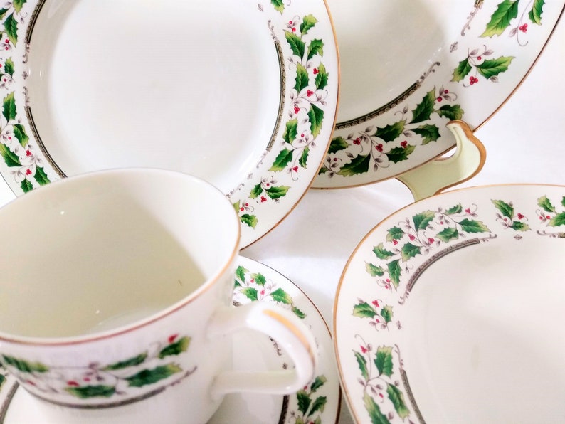 Royal Limited Holly Holidays Christmas Dinnerware Set Etsy