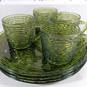 Mid Century Anchor Hocking Avocado Soreno Design Snack Luncheon Set in Original Display box. Textured Avocado green bark pressed glass luncheon snack plates and small 5 ounce tea or coffee cups.