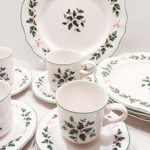 Vintage Christmas Dinnerware, Nikko Festive Holly Dinner Plates, Cups and Saucers, service for 4