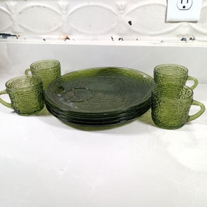 Mid Century Anchor Hocking Avocado Soreno Design Snack Luncheon Set in Original Display box. Textured Avocado green bark pressed glass luncheon snack plates and small 5 ounce tea or coffee cups.