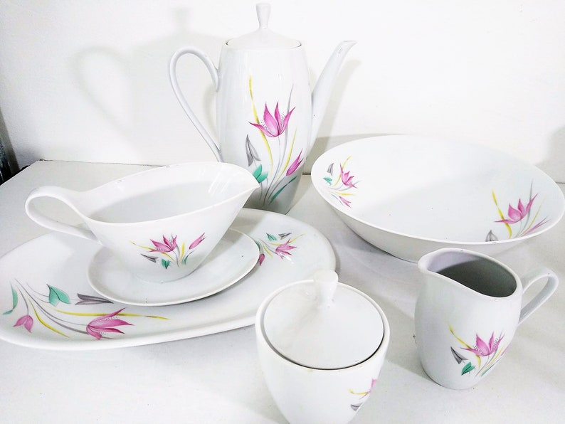 Mid Century Winterling Marktleuthen Bavaria WIG1514 Stylized Pink Arrowroot Flowers, green and gray leaves, yellow and gray grass dinnerware set. 37 piece dinnerware set serving pieces