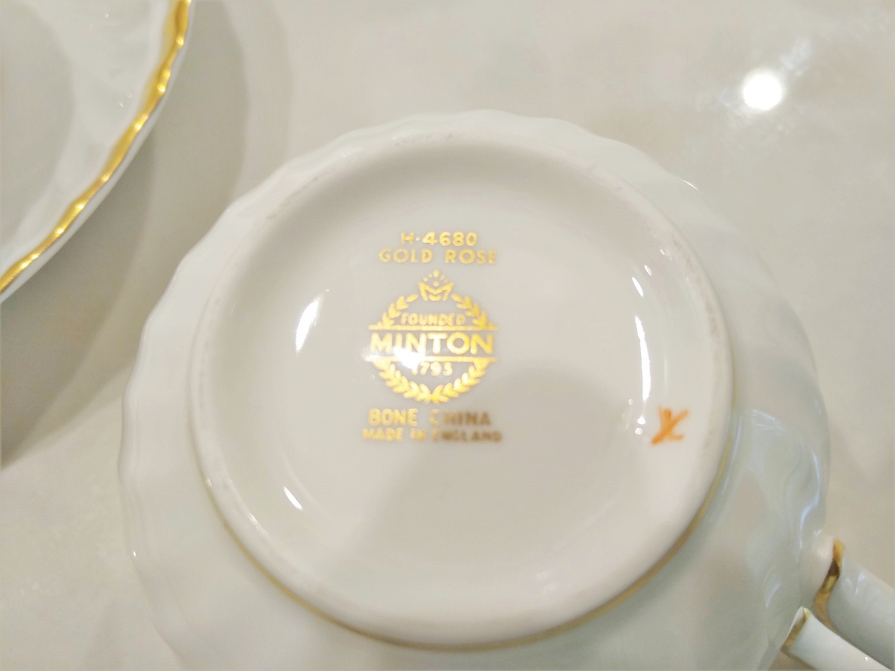 Minton Fine China Gold Rose Dinnerware From the 1950s. 5 and 4