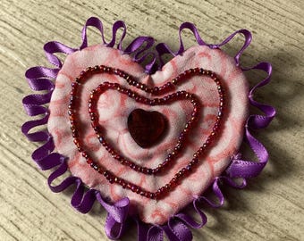 Loopy heart pin brooch