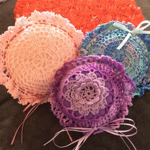 Hand crocheted sachets with essential oils image 8