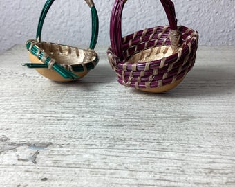 Mini pine needle and gourd baskets
