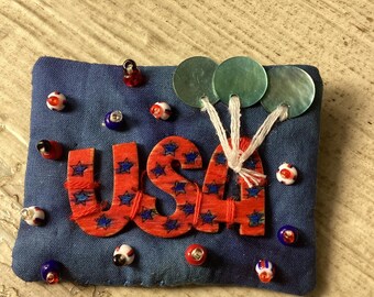 USA fly away with balloons pin brooch