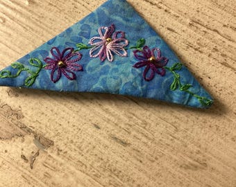 Triangle embroidered flower pin brooch