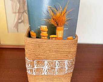 Rare Incised ISLA del SOL Puerto Rico Art Pottery Sunstone Planter with Original Sunstone Line brochure