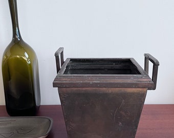 Vaso in bronzo, vaso vintage in metallo di metà secolo con manici