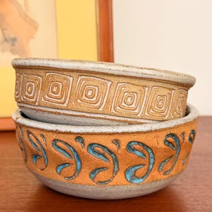 Two Incised Los Artesanos ISLA del SOL Puerto Rico Art Pottery Bowl