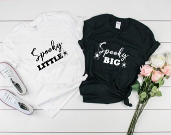 espeluznante gran y pequeña © camiseta unisex - XS-XL crew-neck tee sorority sisters reveal day rush Halloween party