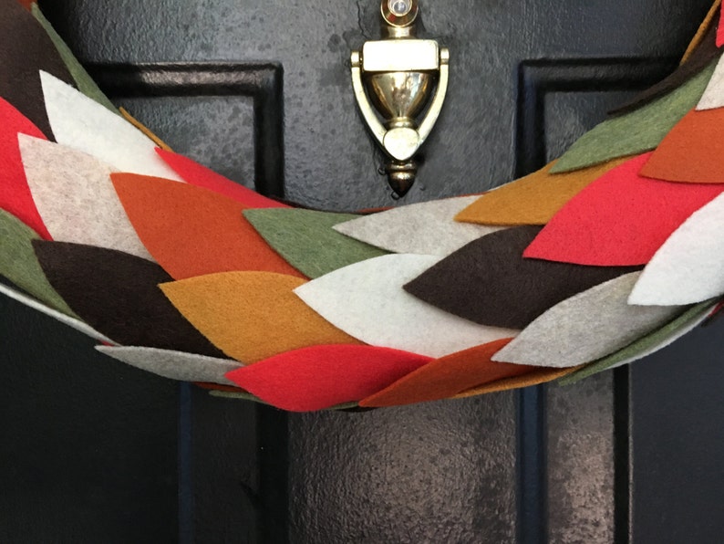 Modern Feather Wreath 18