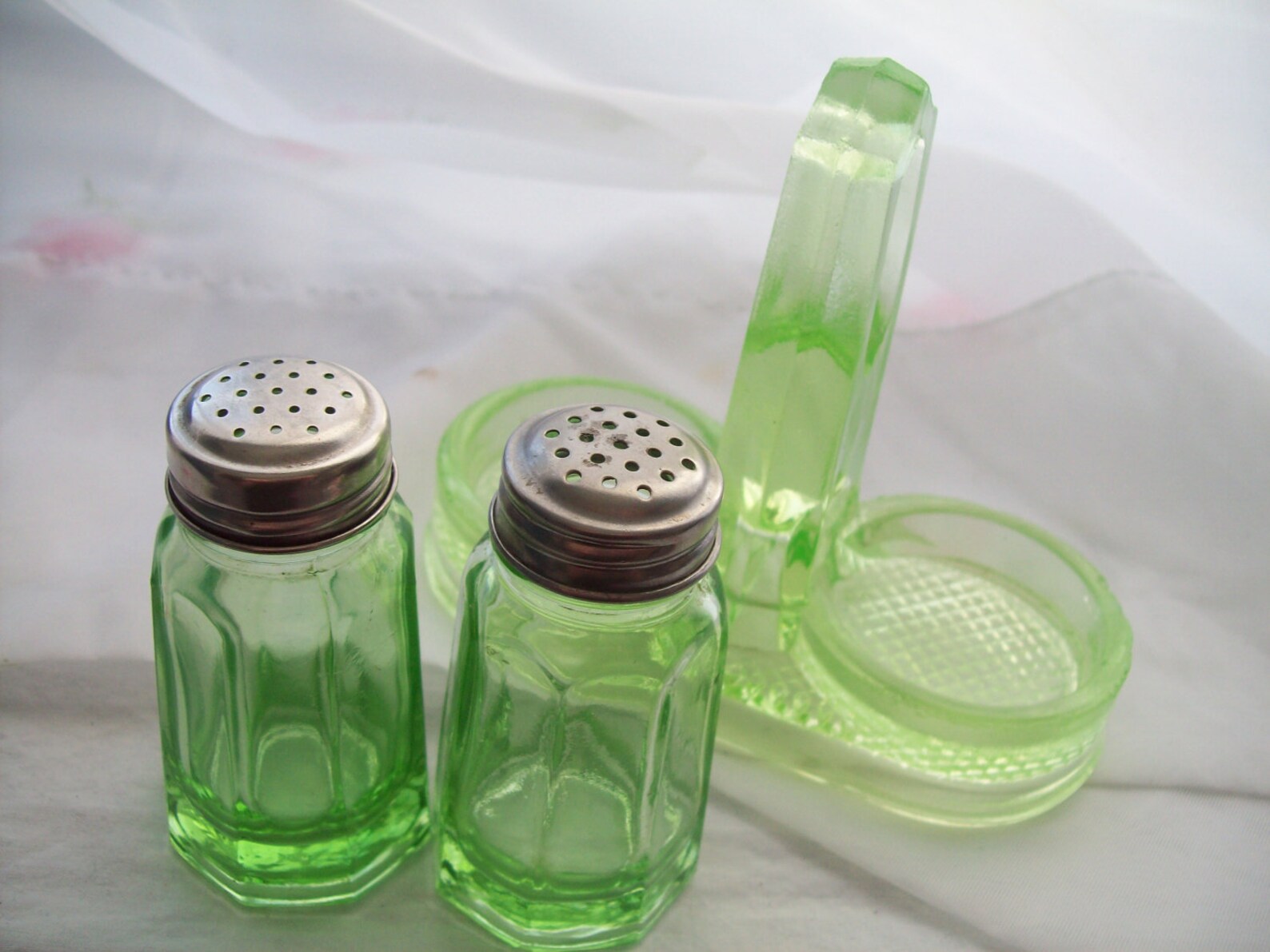 Vintage Green Depression Glass Salt and Pepper Shakers with Etsy