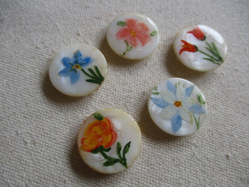Hand Crafted Painted with Spring Garden Flowers 5 Folk Art Handmade Craft MOP Buttons